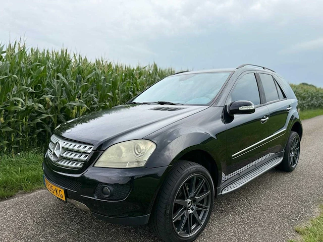 Mercedes-benz - m-klasse - 320 cdi - bedrijfswagen - v-335-kg - afbeelding 1 van  14