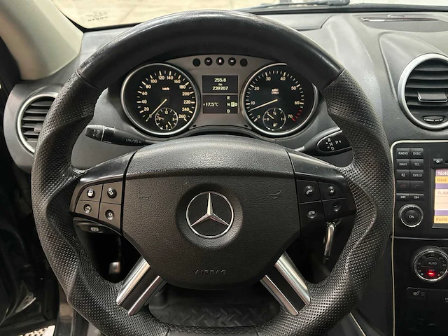 Mercedes-benz - m-klasse - 350 - car - 2006 - afbeelding 3 van  36