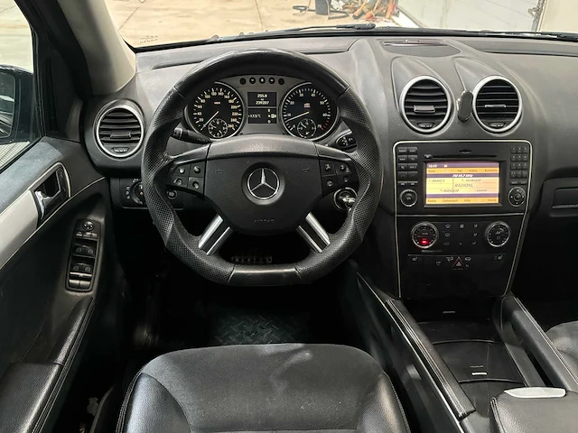 Mercedes-benz - m-klasse - 350 - car - 2006 - afbeelding 8 van  36