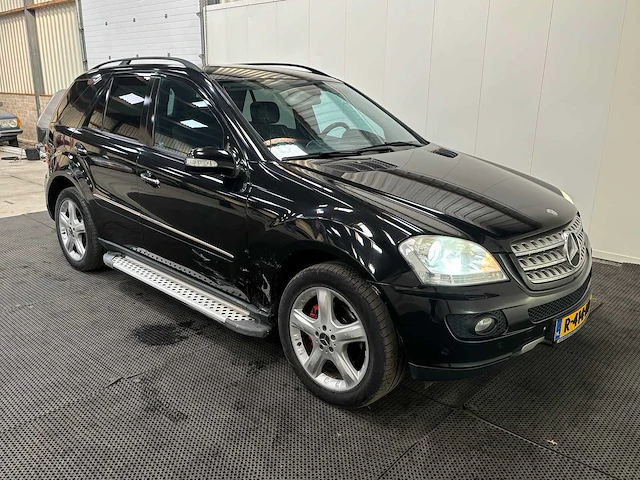 Mercedes-benz - m-klasse - 350 - car - 2006 - afbeelding 32 van  36