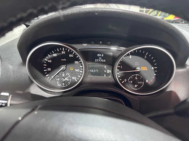Mercedes-benz - ml- 320 cdi - 03-jhx-5 - afbeelding 2 van  21