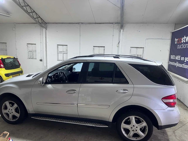Mercedes-benz - ml- 320 cdi - 03-jhx-5 - afbeelding 12 van  21
