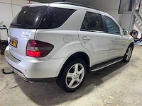 Mercedes-benz - ml- 320 cdi - 03-jhx-5 - afbeelding 17 van  21
