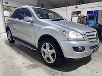 Mercedes-benz - ml- 320 cdi - 03-jhx-5 - afbeelding 18 van  21
