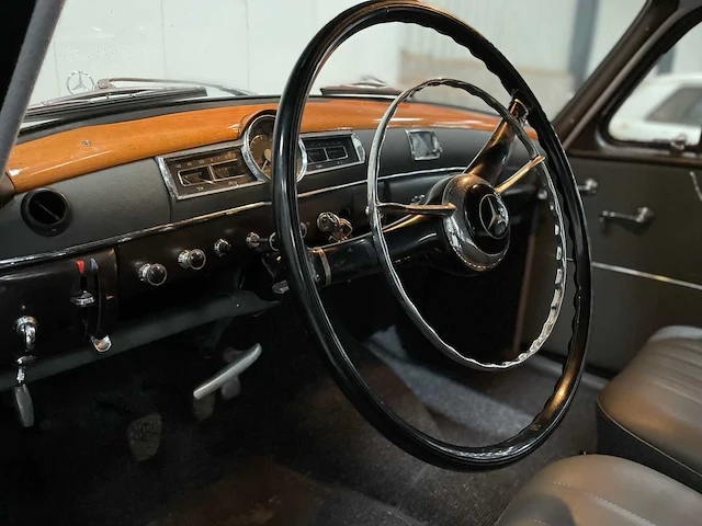 Mercedes benz - ponton - 190 - benzine - oldtimer - 1958 - afbeelding 5 van  30