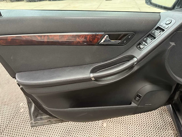 Mercedes-benz - r-klasse - personenauto - 2007 - afbeelding 33 van  42