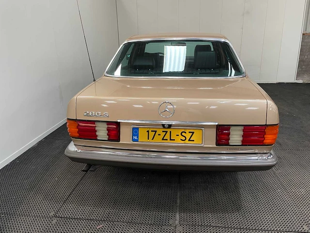 Mercedes-benz - s-klasse - 280 - 6 cilinder - oldtimer - 1984 - afbeelding 2 van  31