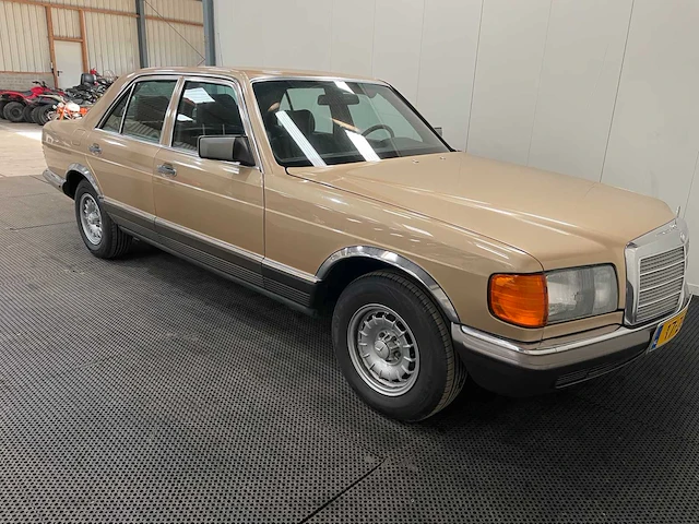 Mercedes-benz - s-klasse - 280 - 6 cilinder - oldtimer - 1984 - afbeelding 3 van  31