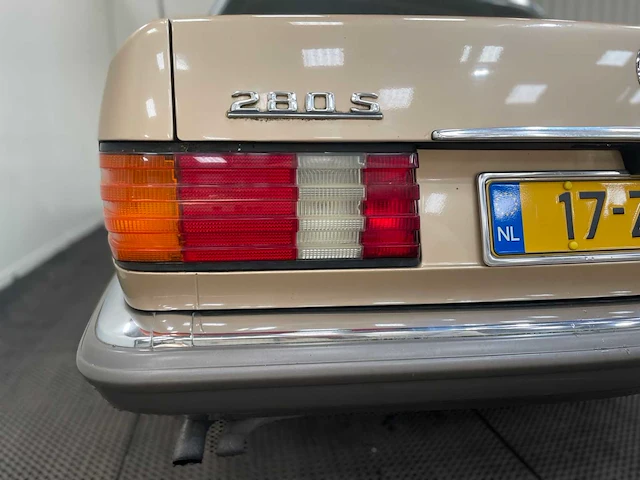 Mercedes-benz - s-klasse - 280 - 6 cilinder - oldtimer - 1984 - afbeelding 4 van  31