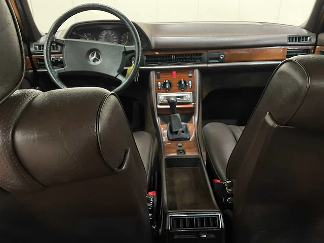 Mercedes-benz - s-klasse - 280 - 6 cilinder - oldtimer - 1984 - afbeelding 7 van  31
