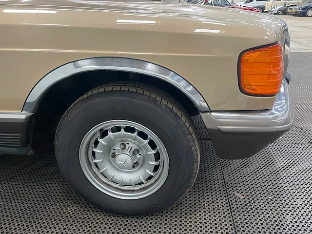 Mercedes-benz - s-klasse - 280 - 6 cilinder - oldtimer - 1984 - afbeelding 22 van  31
