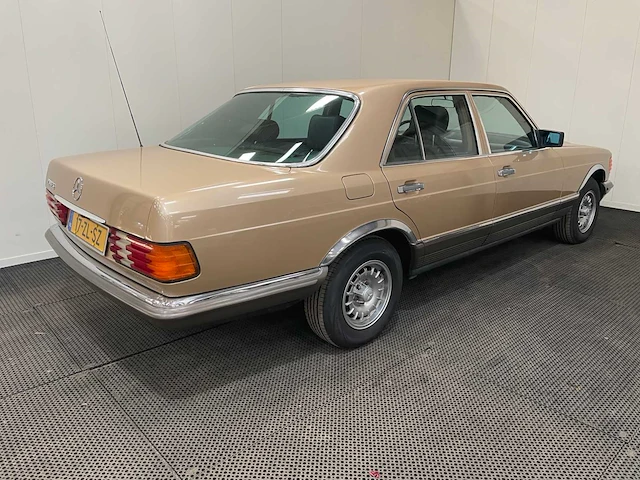 Mercedes-benz - s-klasse - 280 - 6 cilinder - oldtimer - 1984 - afbeelding 28 van  31