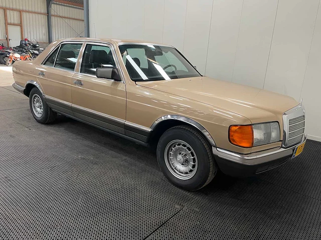 Mercedes-benz - s-klasse - 280 - 6 cilinder - oldtimer - 1984 - afbeelding 30 van  31