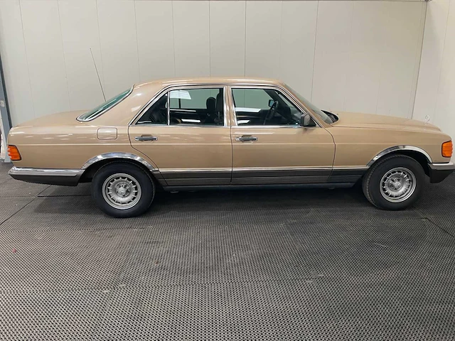 Mercedes-benz - s-klasse - 280 - 6 cilinder - oldtimer - 1984 - afbeelding 31 van  31