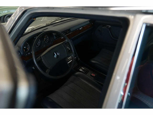 Mercedes-benz - s-klasse 280 s (1980) - afbeelding 26 van  29