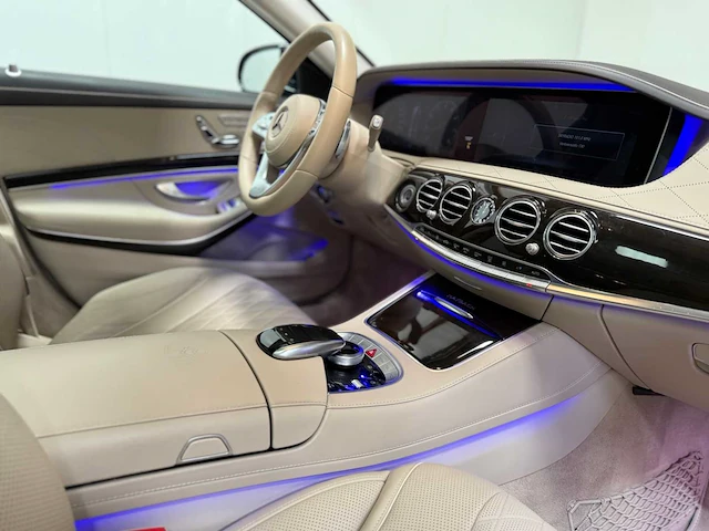 Mercedes benz - s560 maybach - personenauto - 2018 - afbeelding 15 van  55