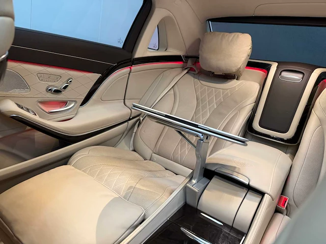 Mercedes benz - s560 maybach - personenauto - 2018 - afbeelding 27 van  55