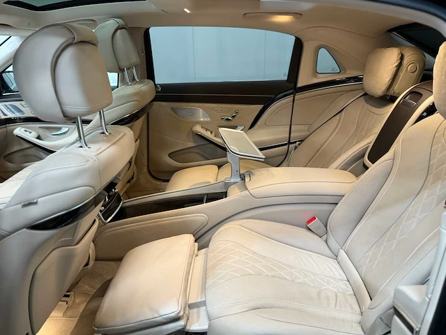 Mercedes benz - s560 maybach - personenauto - 2018 - afbeelding 28 van  55