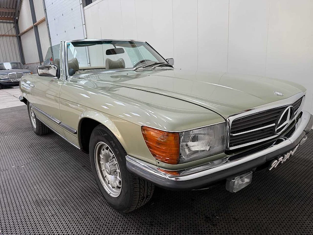 Mercedes-benz - sl-klasse - 280 sl roadster - oldtimer - 1977 - afbeelding 9 van  47