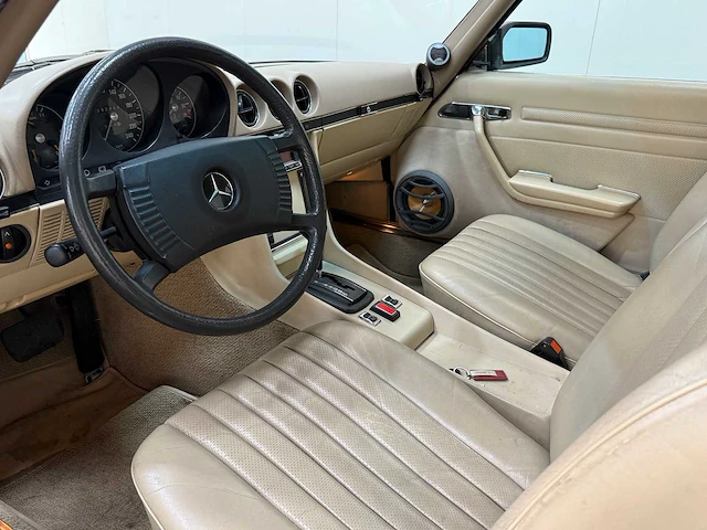 Mercedes-benz - sl-klasse - 280 sl roadster - oldtimer - 1977 - afbeelding 13 van  47