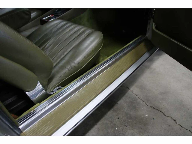 Mercedes-benz - sl-klasse - 350 slc coupé - classic cars >15 - afbeelding 9 van  40