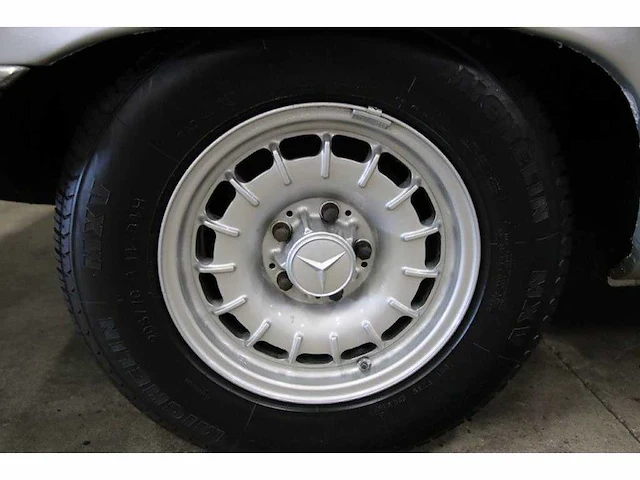 Mercedes-benz - sl-klasse - 350 slc coupé - classic cars >15 - afbeelding 24 van  40
