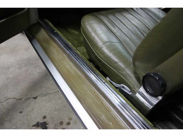 Mercedes-benz - sl-klasse - 350 slc coupé - classic cars >15 - afbeelding 39 van  40