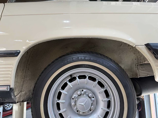 Mercedes-benz - sl-klasse - 380 sl - car - afbeelding 38 van  56