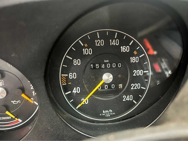 Mercedes-benz - sl-klasse - 380 slc - oldtimer - 1981 - afbeelding 10 van  36