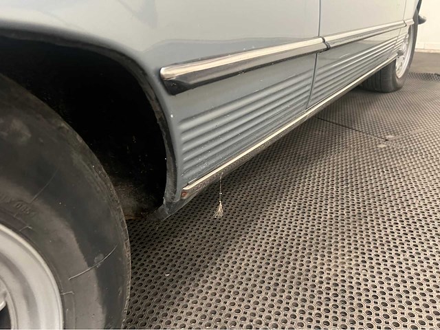 Mercedes-benz - sl-klasse - 380 slc - oldtimer - 1981 - afbeelding 11 van  36