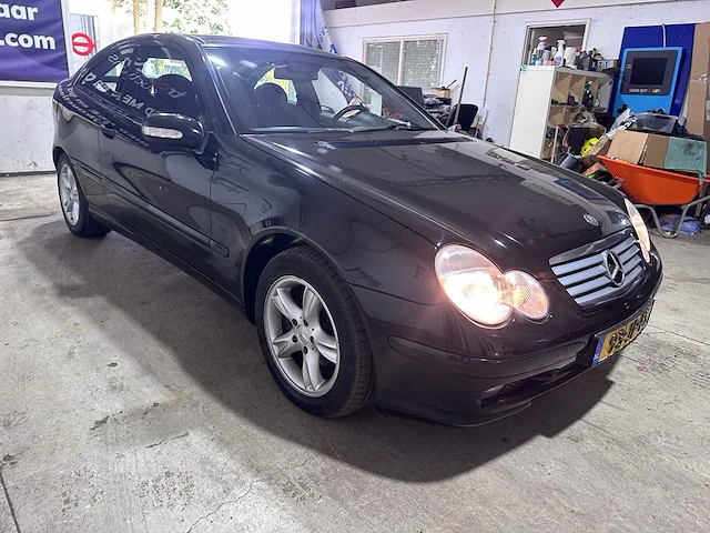Mercedes-benz - sportcoupé - 180 kompressor - 93-jp-fs - afbeelding 17 van  20