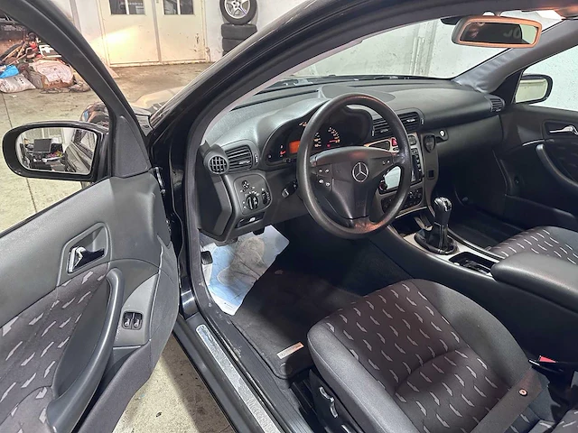 Mercedes-benz - sportcoupé - 180 kompressor - 93-jp-fs - afbeelding 19 van  20