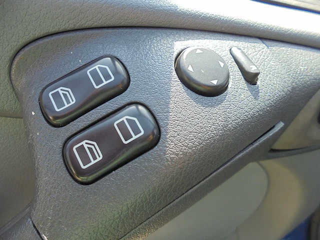Mercedes-benz - sprinter - 208 cdi 2.2 300 hdrr - rolstoelbus - 29-bz-kd - afbeelding 6 van  28