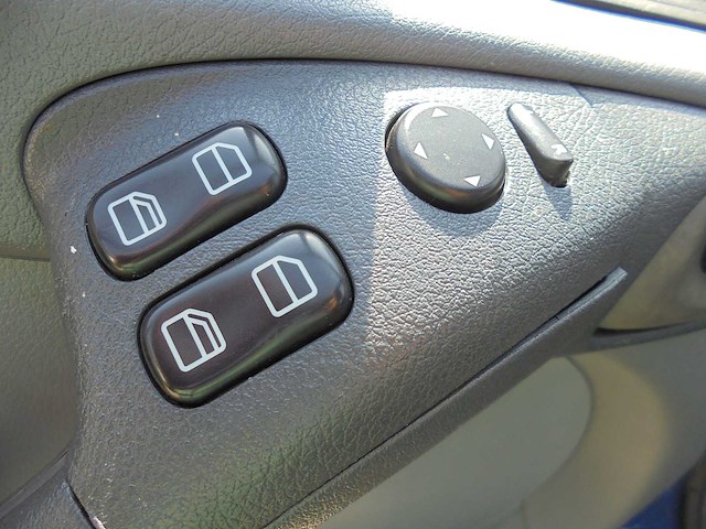 Mercedes-benz - sprinter - 208 cdi 2.2 300 hdrr - rolstoelbus - 29-bz-kd - afbeelding 6 van  28