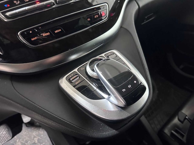 Mercedes-benz - v-klasse - 250 bluetec l.dc ed. automaat- vs-687-b - afbeelding 5 van  24