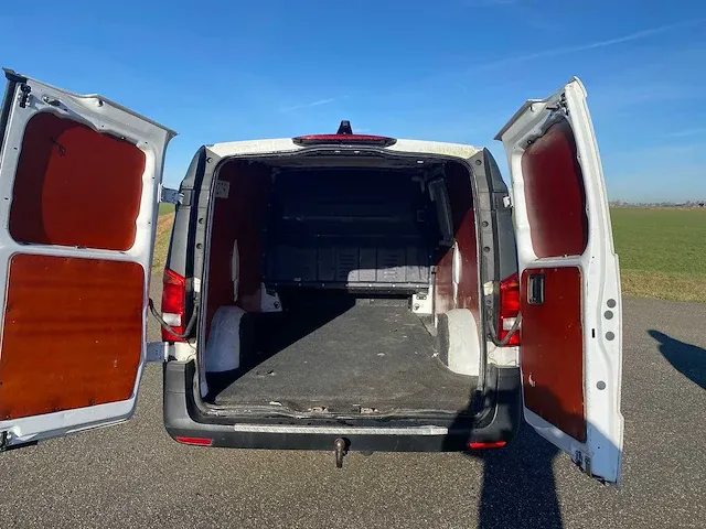 Mercedes-benz - vito - bedrijfswagen - afbeelding 8 van  12