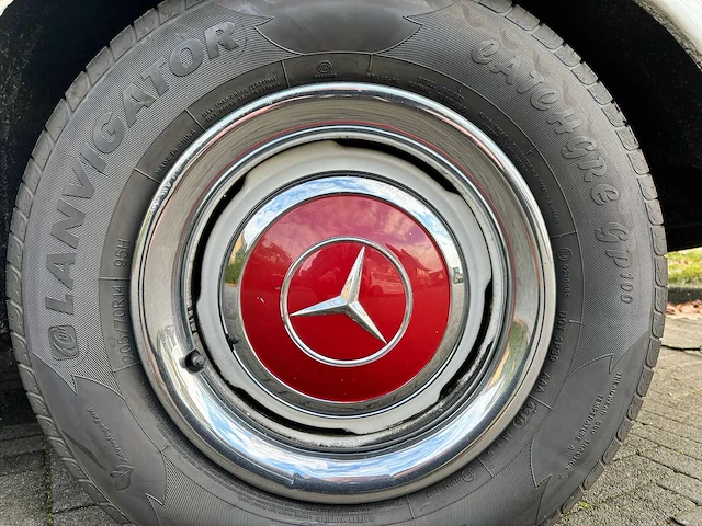 Mercedes-benz - w113 - 230 sl - pagode - oldtimer - uniek - afbeelding 9 van  30