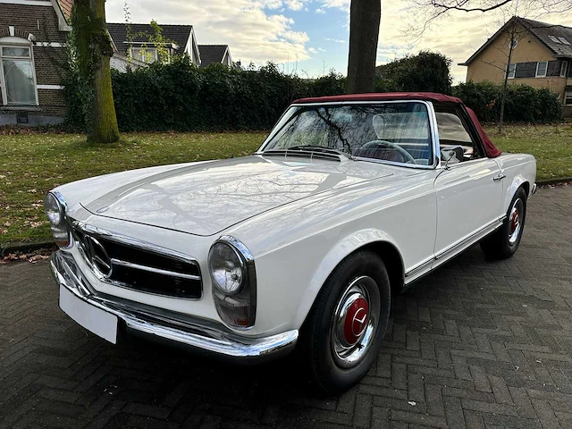 Mercedes-benz - w113 - 230 sl - pagode - oldtimer - uniek - afbeelding 1 van  30