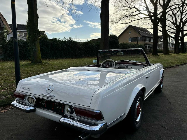 Mercedes-benz - w113 - 230 sl - pagode - oldtimer - uniek - afbeelding 23 van  30