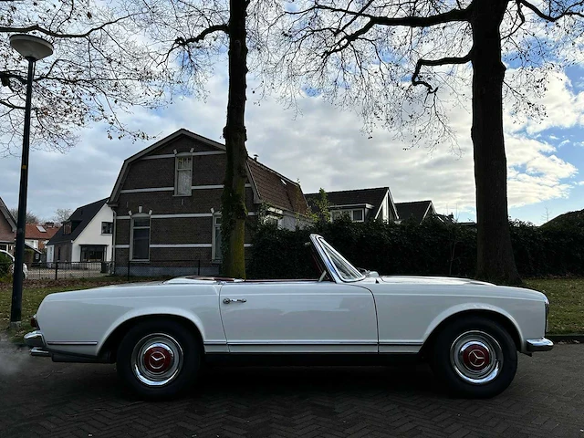 Mercedes-benz - w113 - 230 sl - pagode - oldtimer - uniek - afbeelding 30 van  30