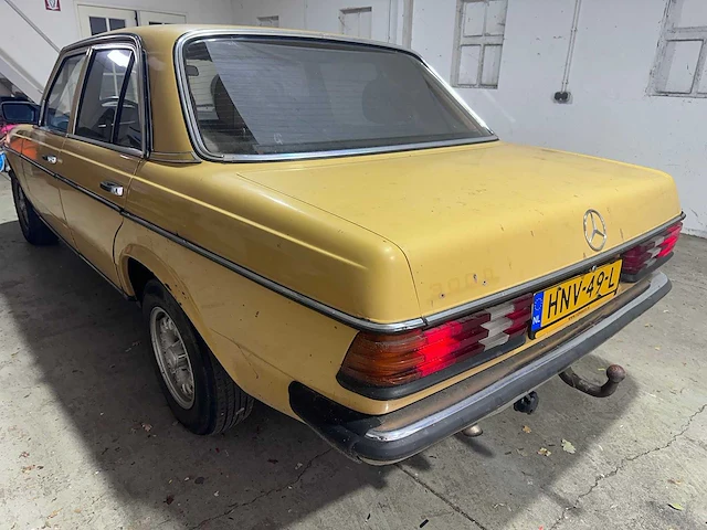 Mercedes-benz - w123 - 300 d 5 cyl. automaat- hnv-49-l - afbeelding 13 van  19