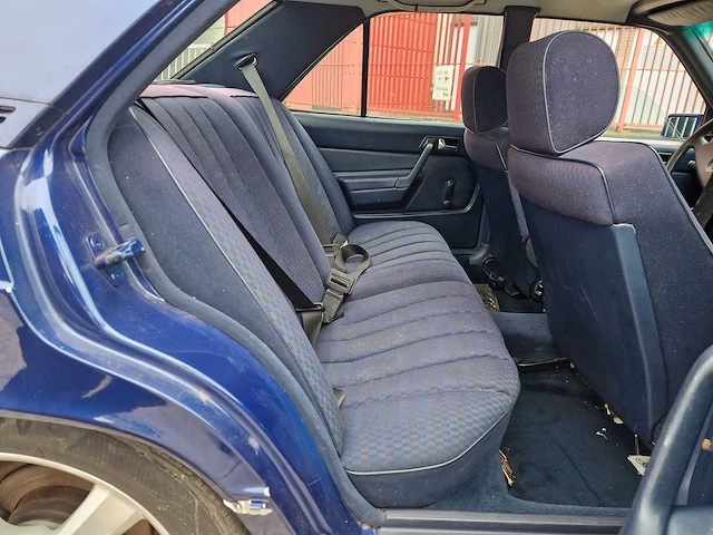 Mercedes-benz -190-serie - 1.8 e basic - fz-nx-96 - 1993 - afbeelding 8 van  17