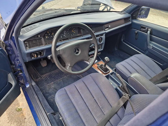 Mercedes-benz -190-serie - 1.8 e basic - fz-nx-96 - 1993 - afbeelding 17 van  17
