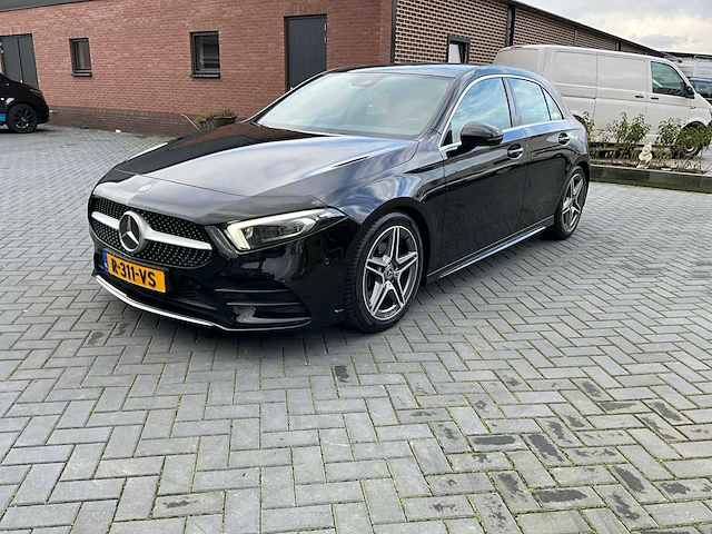 Mercedes-benz 180 d bns sol. amg personenauto - afbeelding 1 van  27