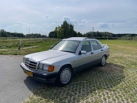 Mercedes-benz 190-serie 190e oldtimer - afbeelding 18 van  51