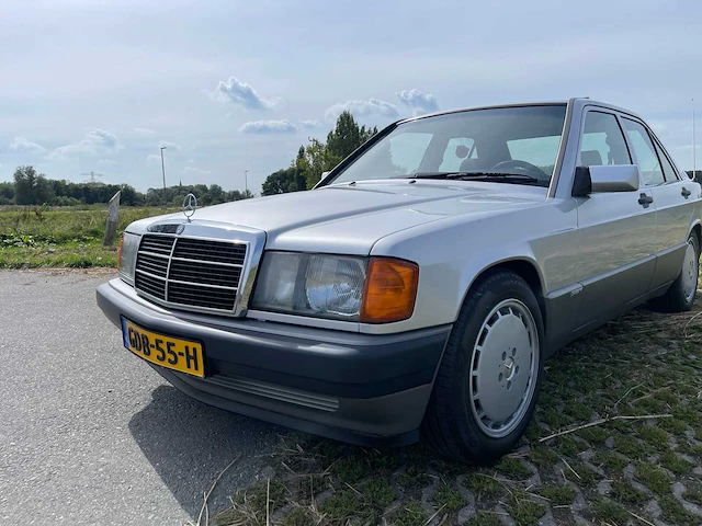 Mercedes-benz 190-serie 190e oldtimer - afbeelding 19 van  51