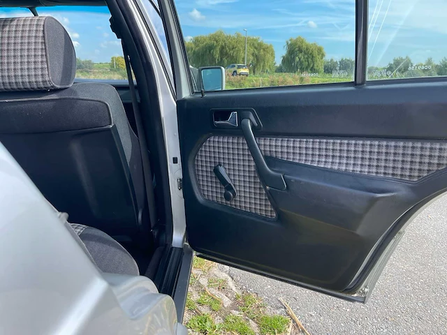 Mercedes-benz 190-serie 190e oldtimer - afbeelding 12 van  51