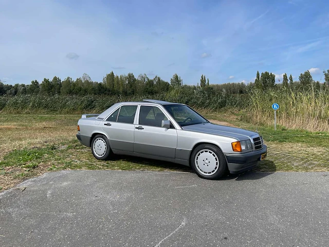 Mercedes-benz 190-serie 190e oldtimer - afbeelding 29 van  51