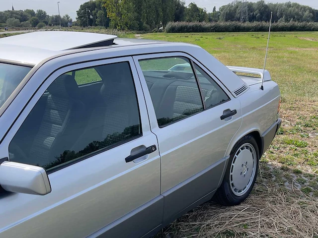 Mercedes-benz 190-serie 190e oldtimer - afbeelding 31 van  51