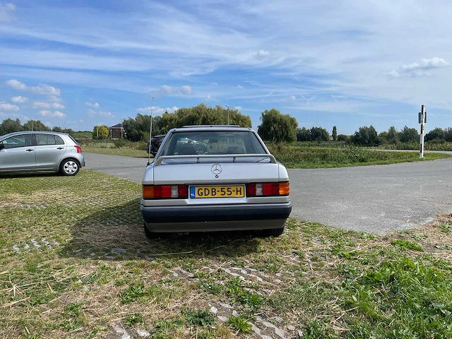 Mercedes-benz 190-serie 190e oldtimer - afbeelding 33 van  51